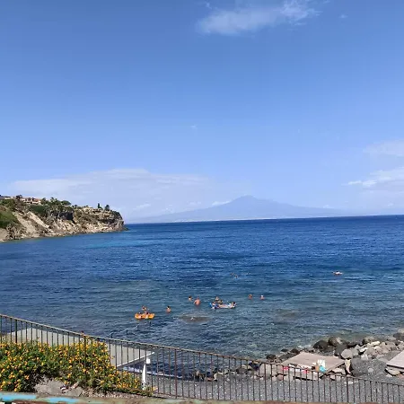 Baia Di Arcile, A 2 Passi Dal Mare Incantato アパート ブルコリ