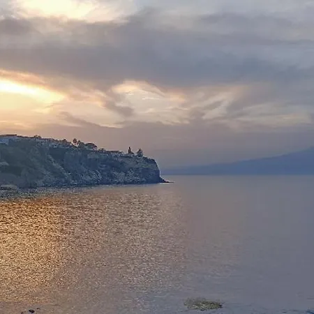 Baia Di Arcile, A 2 Passi Dal Mare Incantato アパート ブルコリ