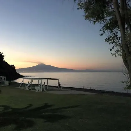 Baia Di Arcile, A 2 Passi Dal Mare Incantato アパート ブルコリ