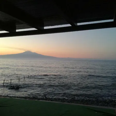Baia Di Arcile, A 2 Passi Dal Mare Incantato アパート ブルコリ